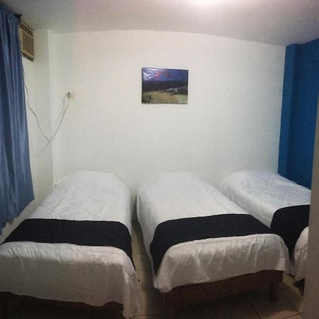 Hostal Albatros Manta Exterior foto